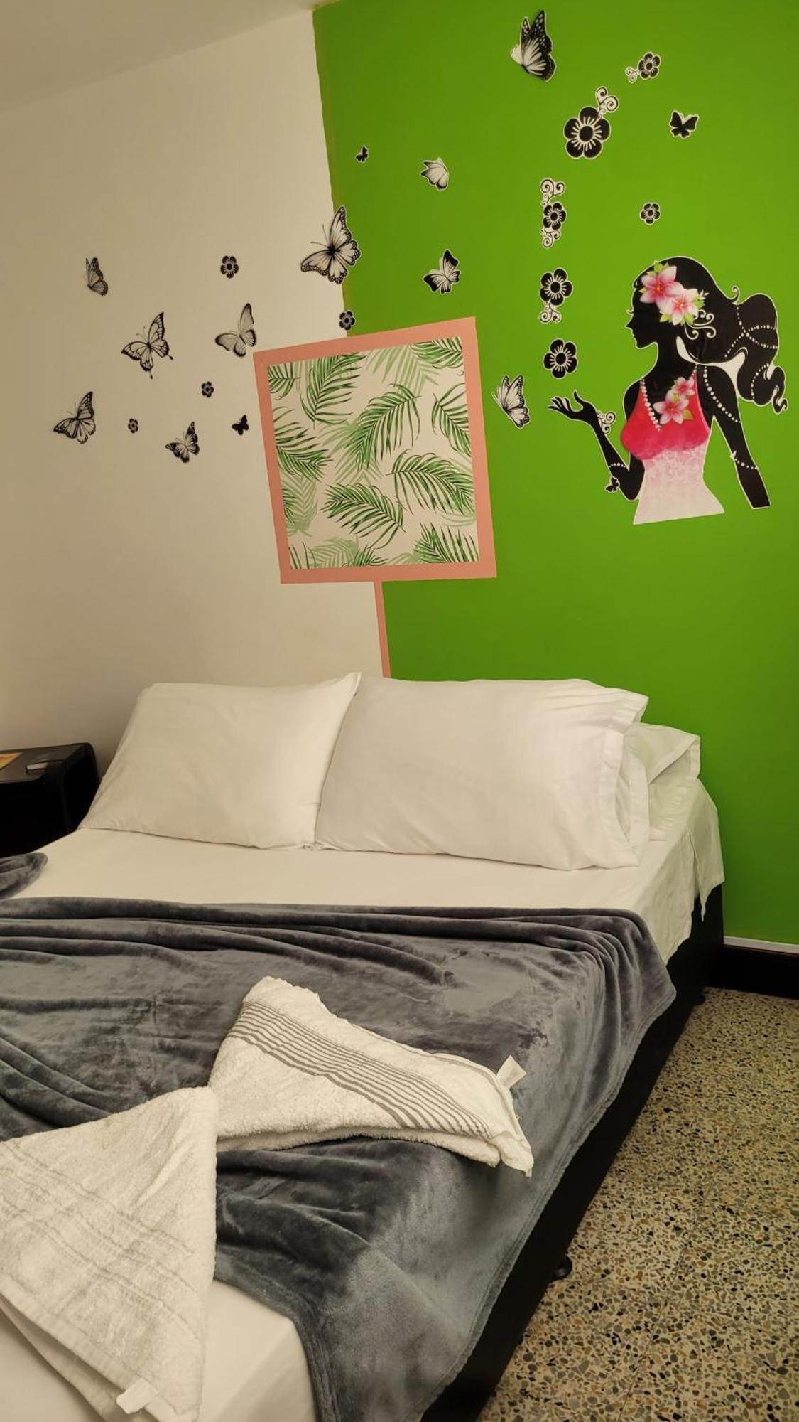 Hotel La Avenida Guatapé Екстериор снимка