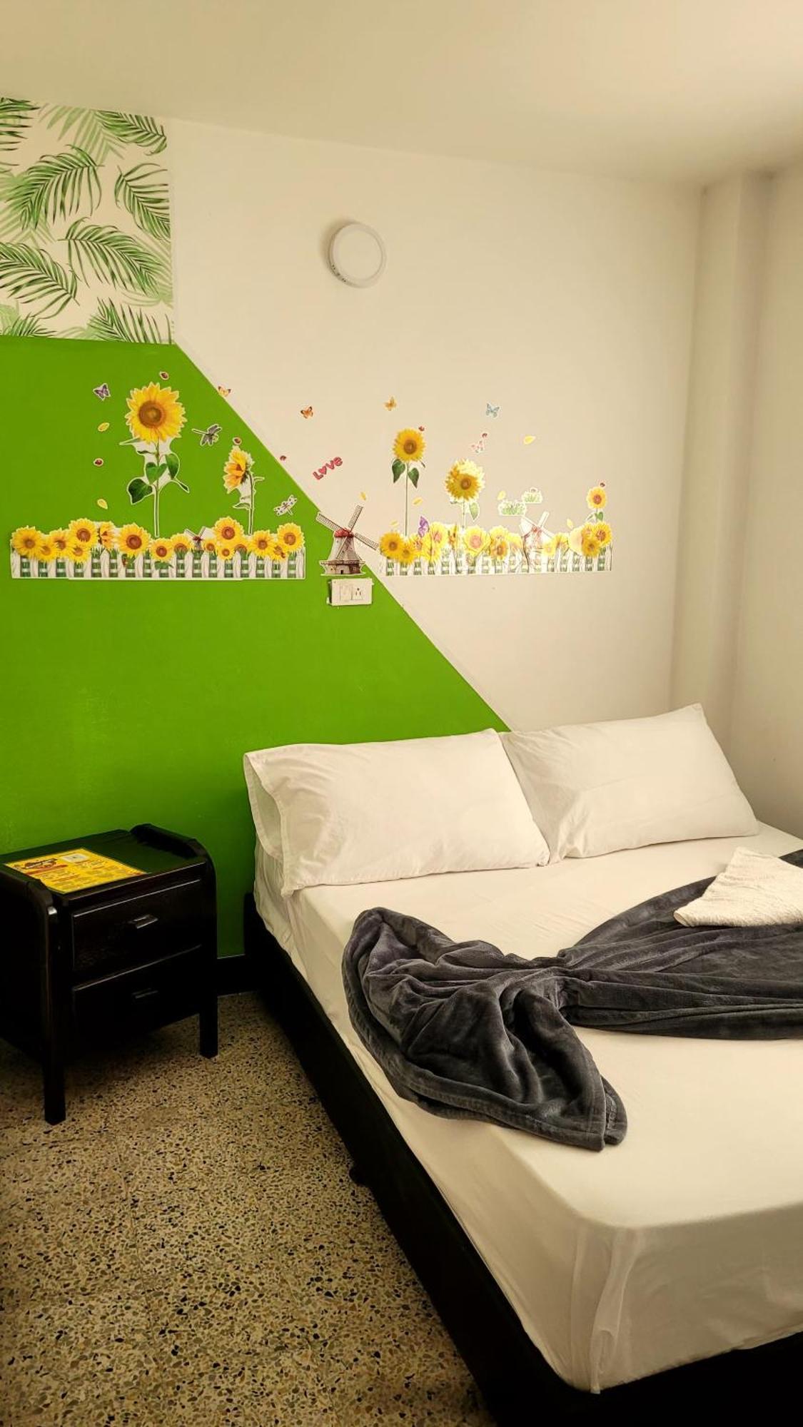 Hotel La Avenida Guatapé Екстериор снимка